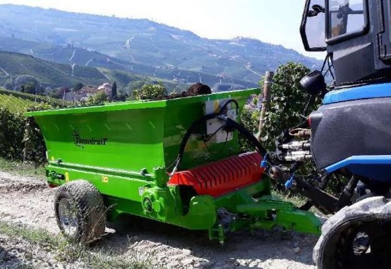Tecnofruit vontatott komposztszóró